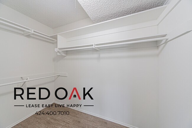 Building Photo - 4433 Colbath Ave