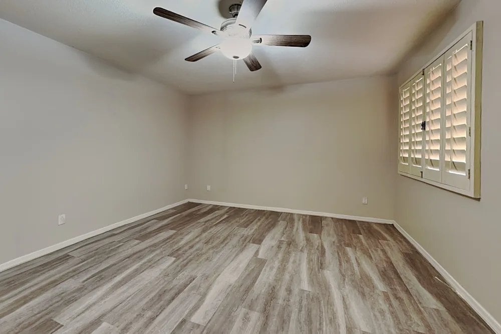 Building Photo - 4841 W Vogel Ave