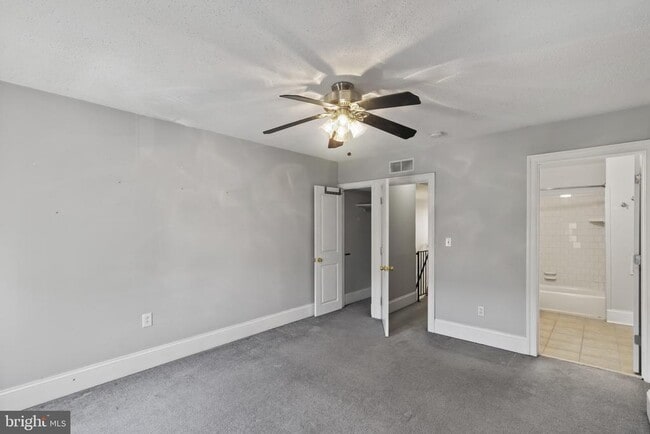Building Photo - 250 S Highland Ave