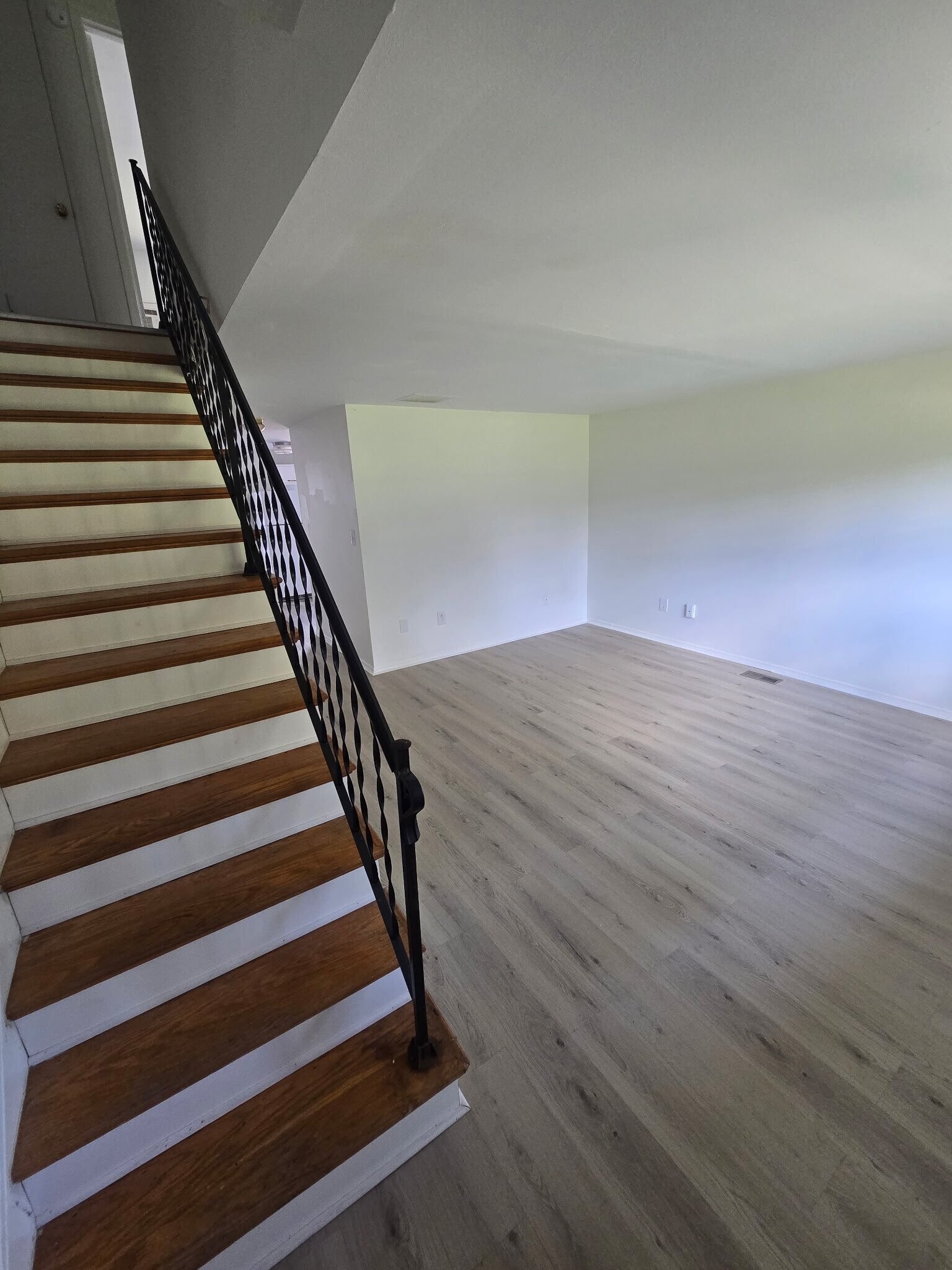 Building Photo - 6538-6552-6552 Conway Dr