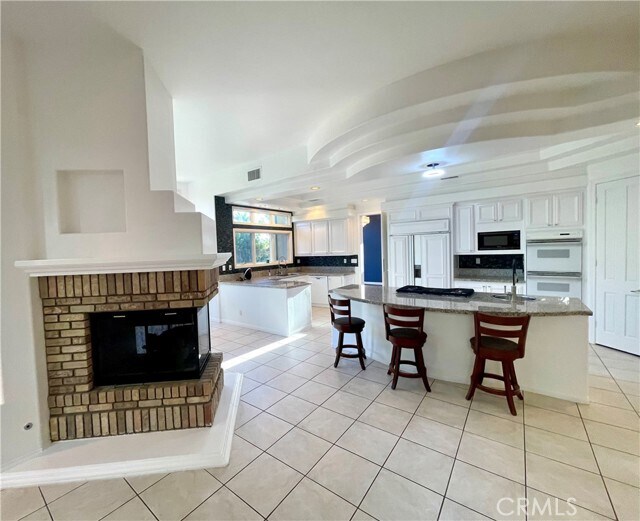 Building Photo - 6 Emerald Glen