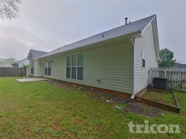 Building Photo - 4688 Falcon Chase Dr SW