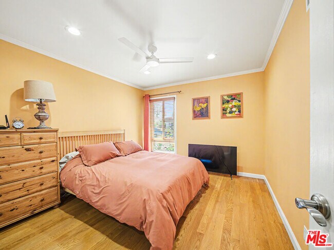Building Photo - 3106 Voltaire Dr