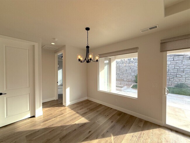 Building Photo - 60 N 60 E