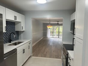 Building Photo - 2700 Coral Springs Dr