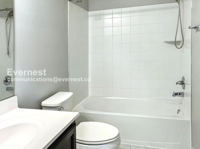 Building Photo - 9001 Elderwood Pl