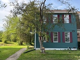 Building Photo - 196 Key Pky