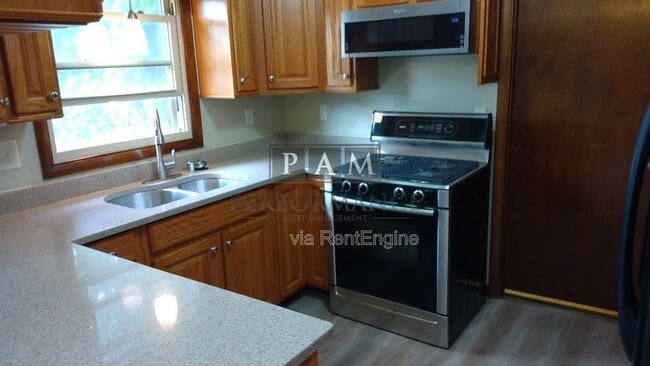 Building Photo - 8249 Imperial Dr