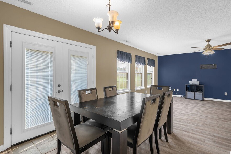 Building Photo - 10510 Plantain Ct