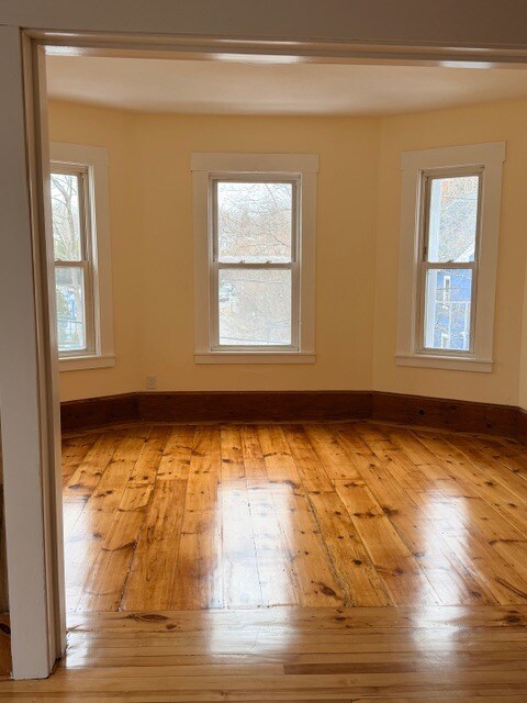 Building Photo - 10 Holland Rd