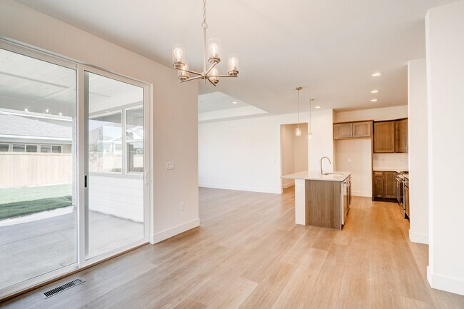 Building Photo - New Peaceful Retreat