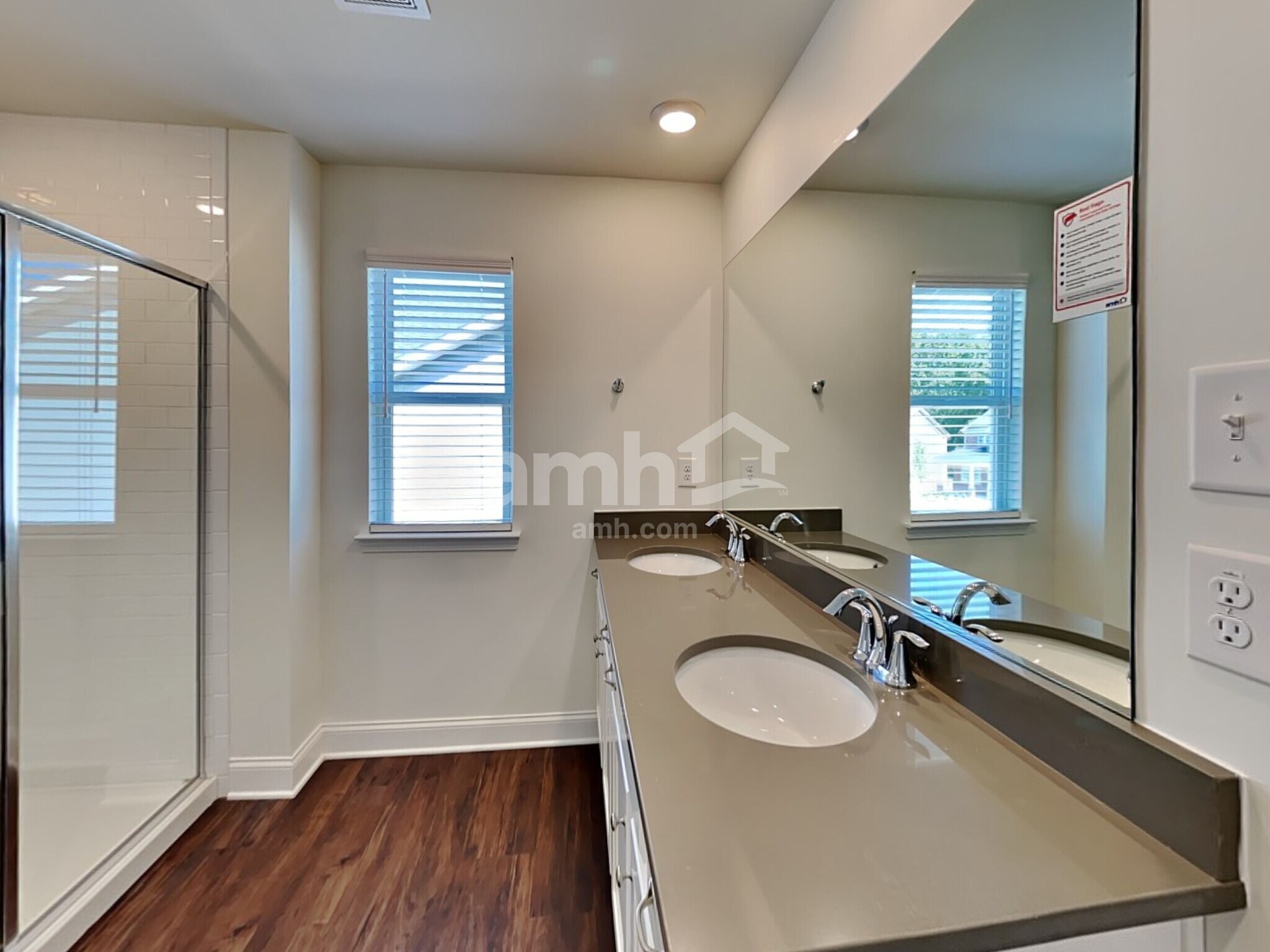 Building Photo - 678 Carnaby Ln