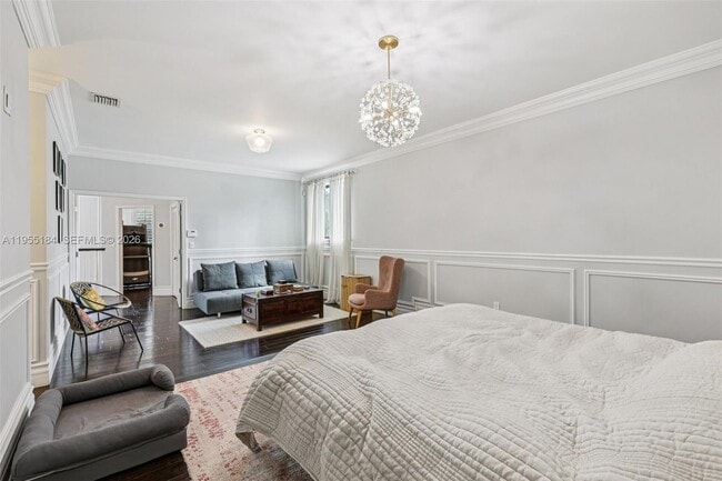 Building Photo - 34 SW 22nd Rd