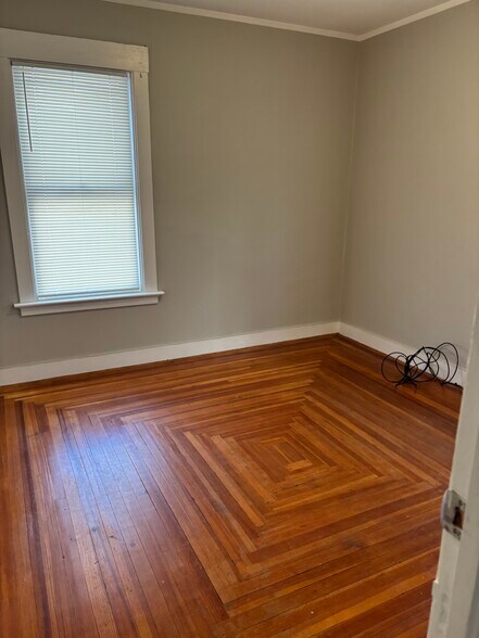Building Photo - 22 Whittlesey Ave