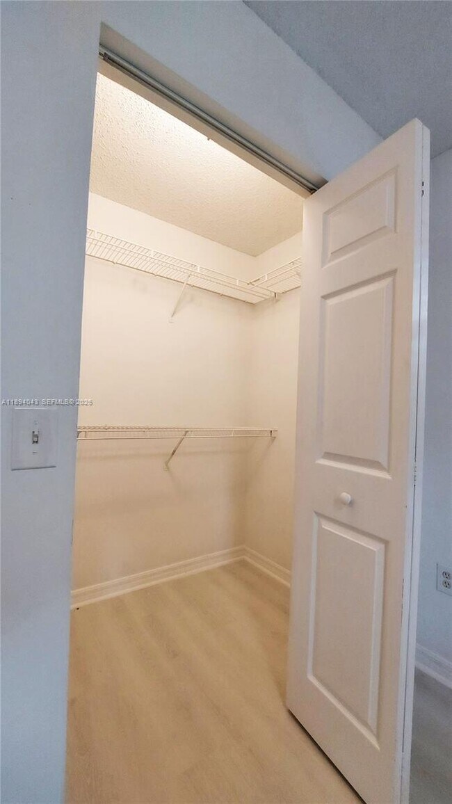 Building Photo - 2457 Centergate Dr