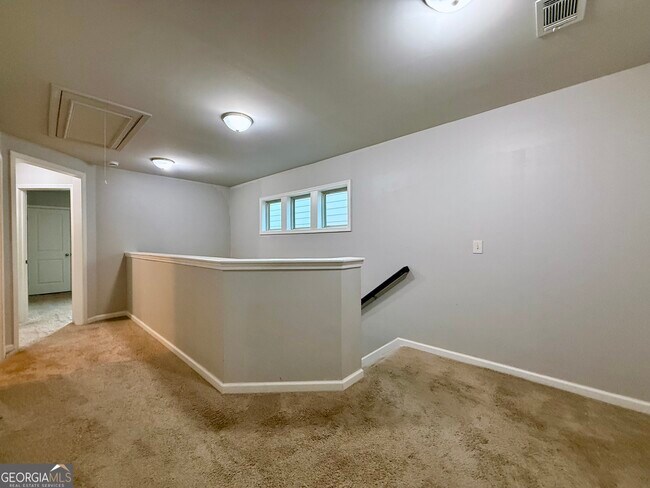 Building Photo - 5115 Breezewood Cir