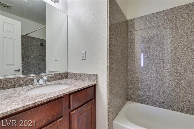 Building Photo - 5317 Indian River Dr