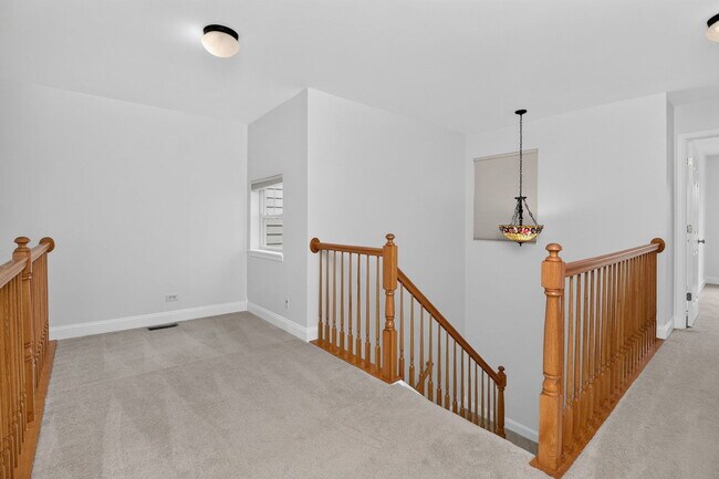 Building Photo - 207 Tanglewood Dr