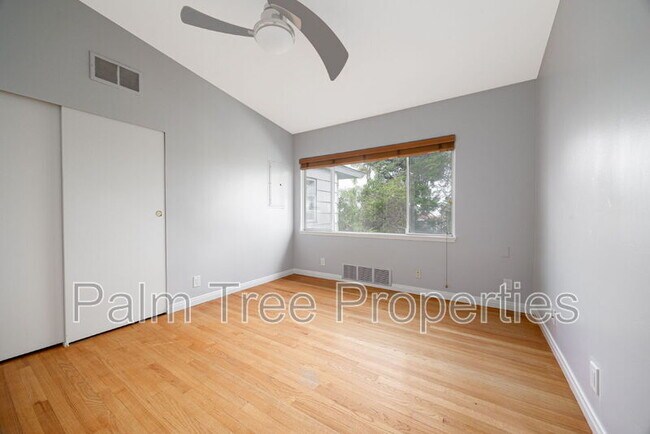 Building Photo - 8050 Fairview Ave