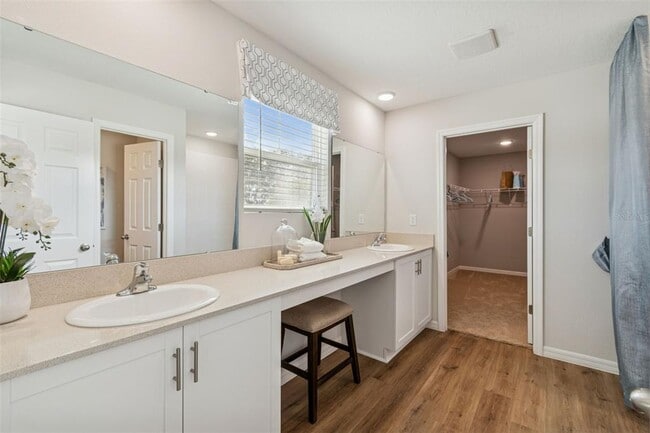 Building Photo - 601 Ambleside Dr