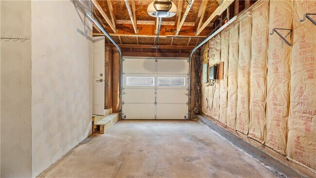 Building Photo - 40 Sachem Rd