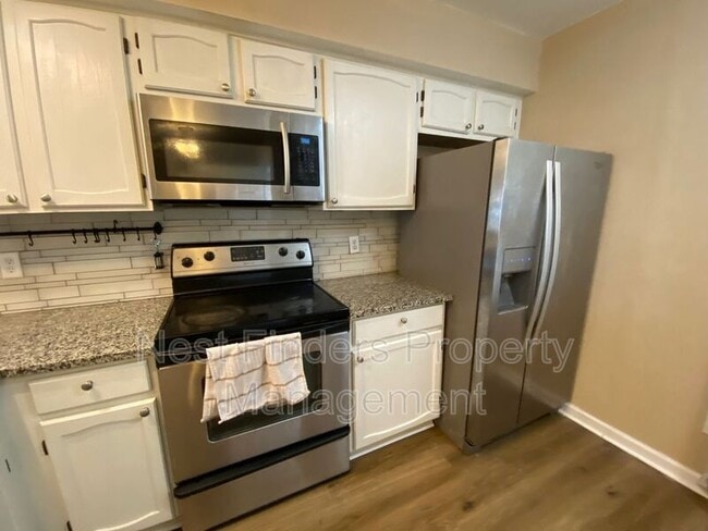 Building Photo - 11866 Ashbrook Cir N