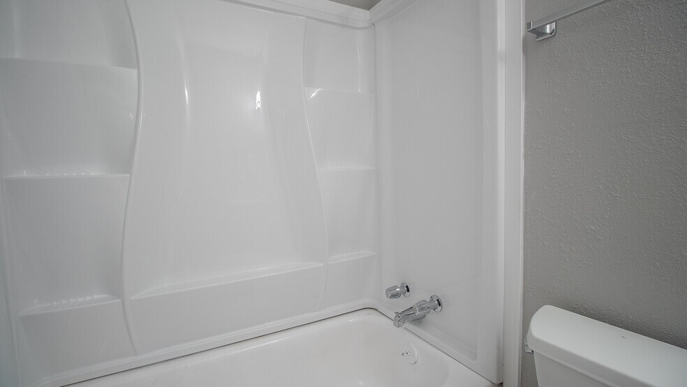 Building Photo - 339 Park Row Ave 1-4