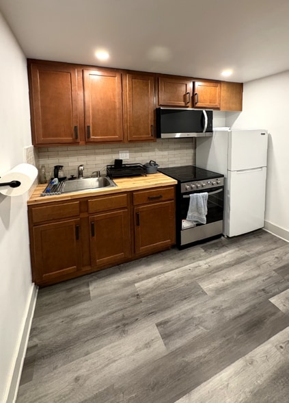 Building Photo - 4615 Oakland Ter SW