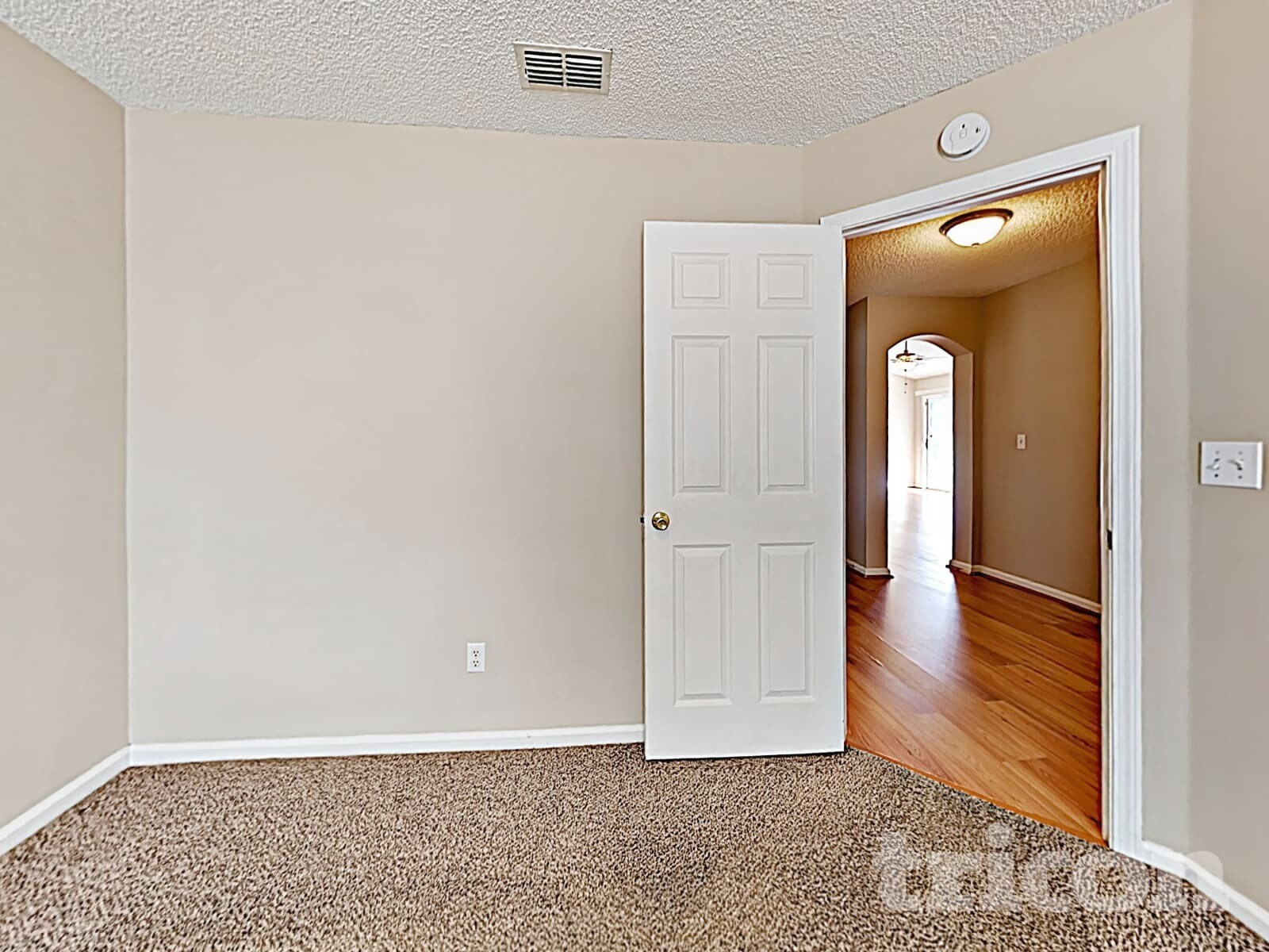 Building Photo - 4303 Hanging Moss Dr