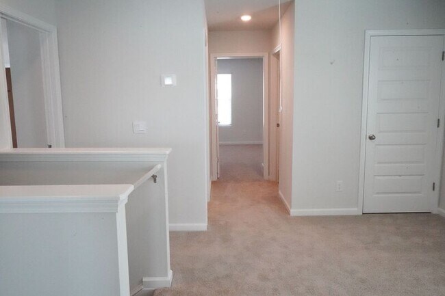 Building Photo - 418 Coconut Dr