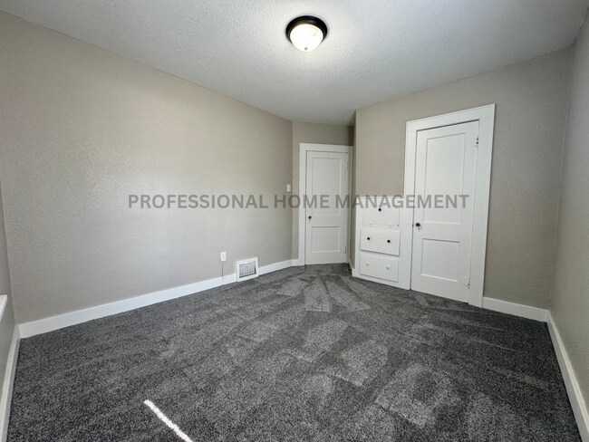 Building Photo - 651 Spruce St