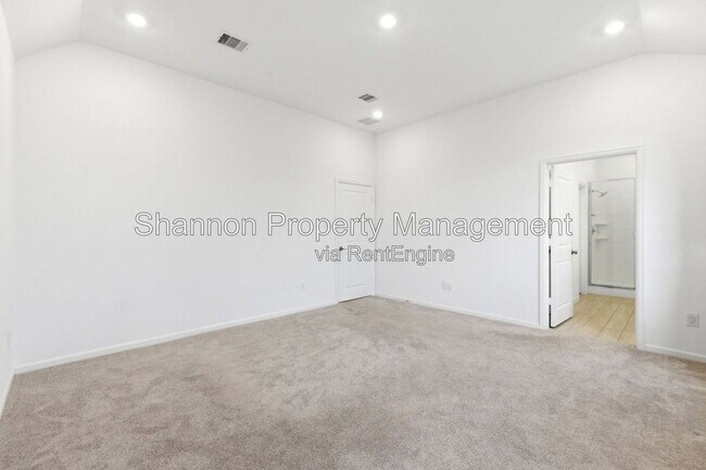 Building Photo - 3057 Pensacola Dr
