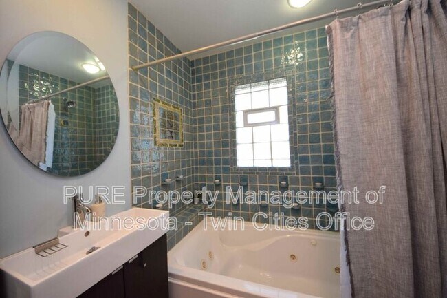 Building Photo - 4201 2nd Ave S