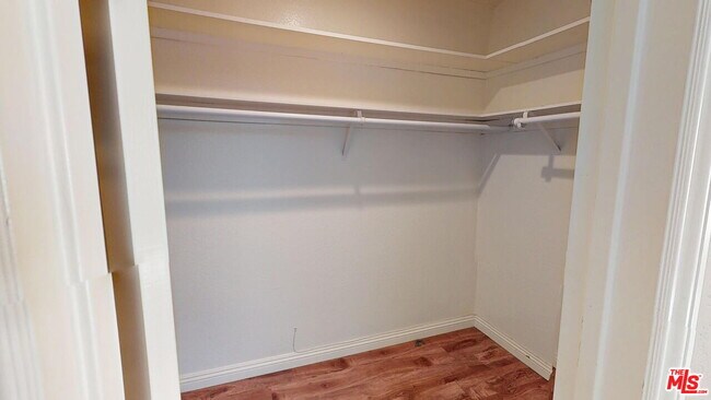 Building Photo - 65 Allen Ave