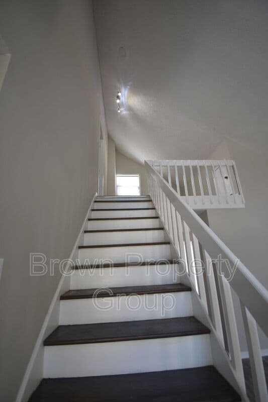 Building Photo - 5817 Horton Pl