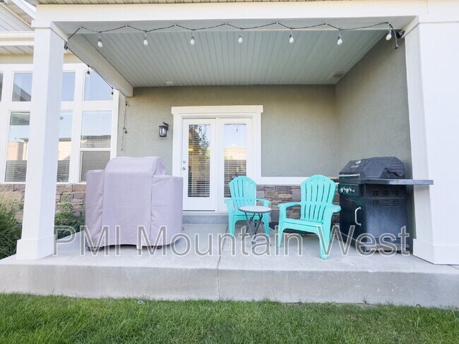 Building Photo - 12702 Stone Heights Dr