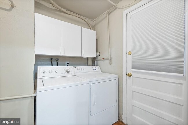 Building Photo - 2512 N Dearing St