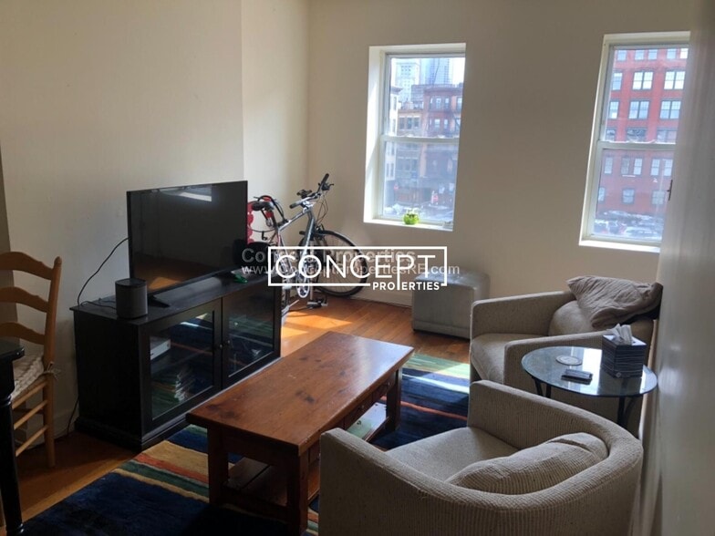 Building Photo - 37 Cooper St