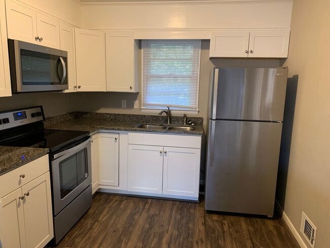 Building Photo - 2229 S Milledge Ave