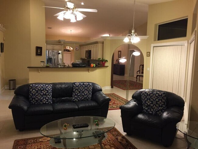 Building Photo - 14044 Aster Ave