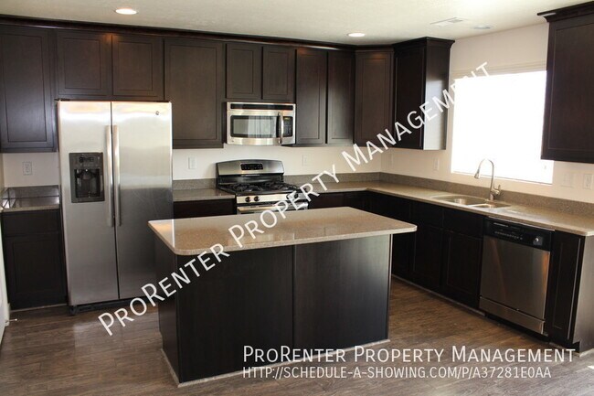 Building Photo - 1045 Stonehaven Dr