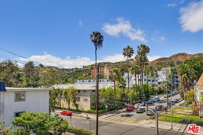 Building Photo - 7320 Hawthorn Ave