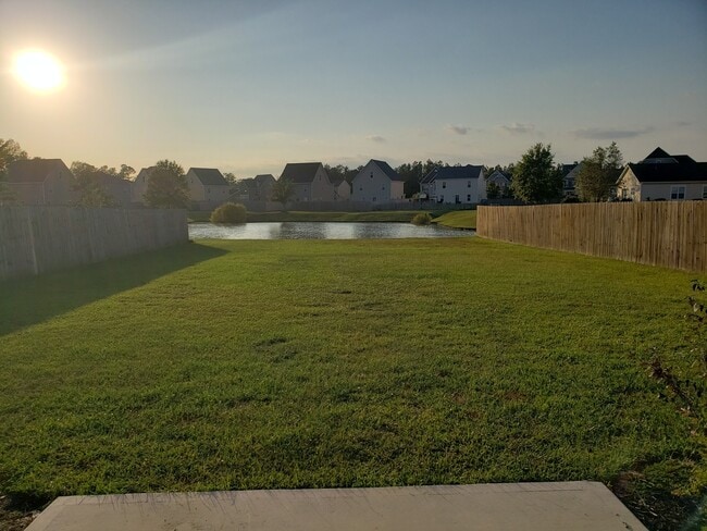 Building Photo - Unfurnished 3 Bedroom 2.5 bath home in The Landing at Mill Creek