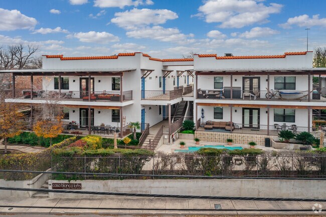 Building Photo - Casa Blanca Lofts