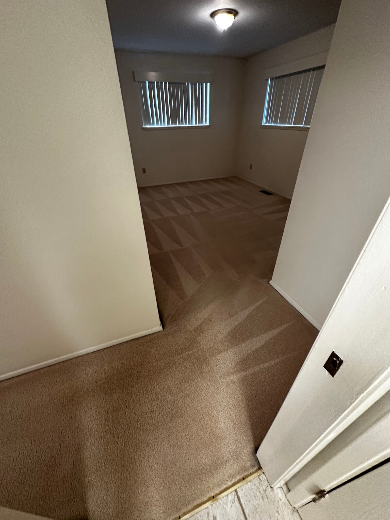 Building Photo - 515 16th Ave SE