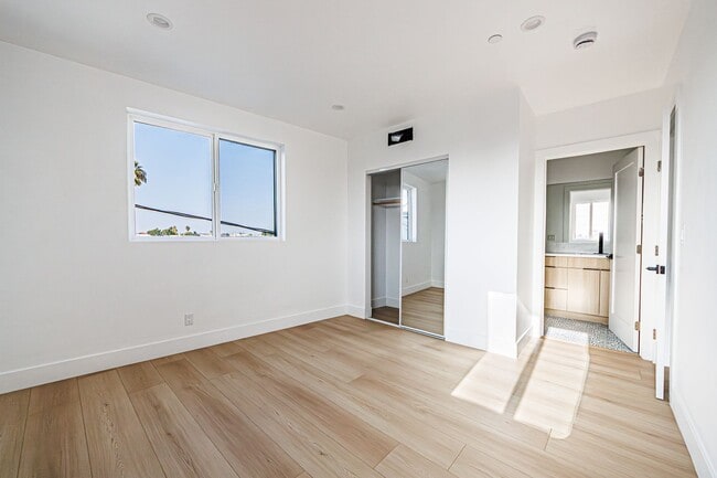 Building Photo - 13463 Beach Ave