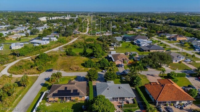 Building Photo - 27518 Pinecrest Ln