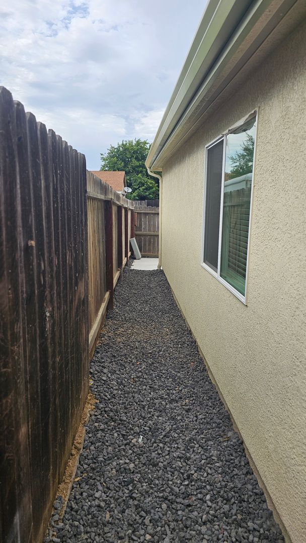 Building Photo - 376 Marna Dr