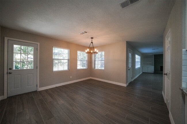 Building Photo - 7818 Beaufort Dr