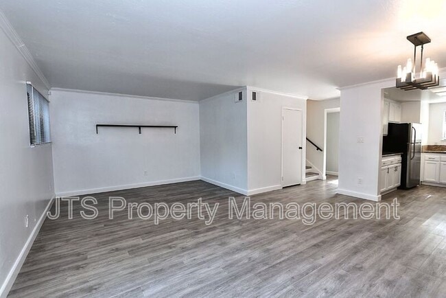 Building Photo - 9 Derow Ct